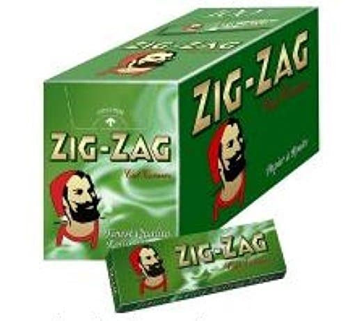 ZIG-ZAG Zig Zag Green Standard Size Cut Corner Rolling Papers - Box of 100 Booklets by Trendz