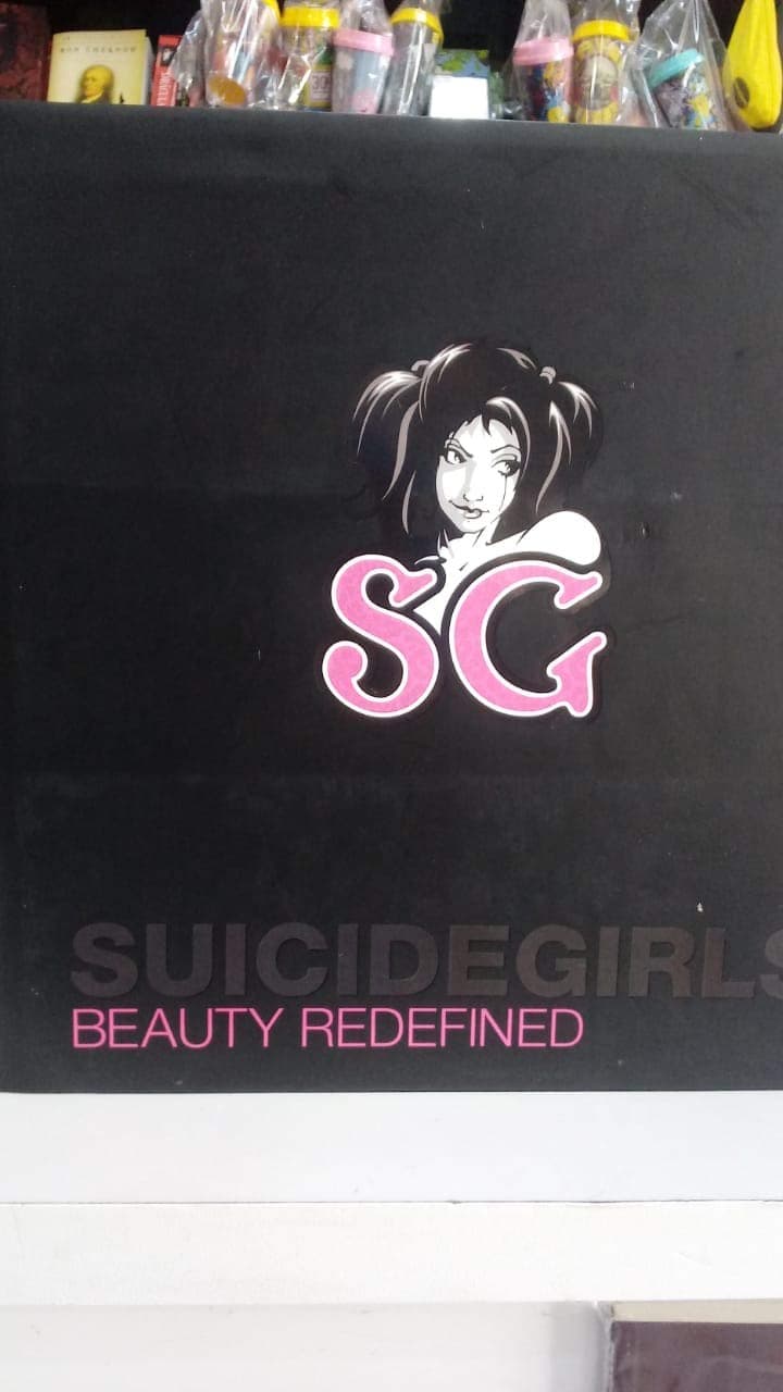 SuicideGirls: Beauty Redefined Hardcover – Illustrated, 17 Nov. 2008