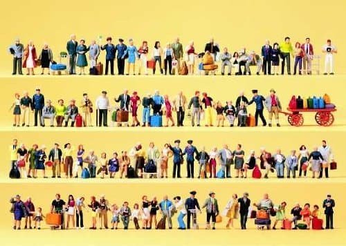 Preiser 13000 Assorted Figures Etc (100) by Preiser