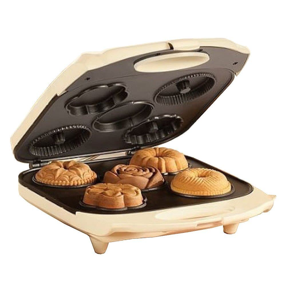 13579 Fluted Cake Maker