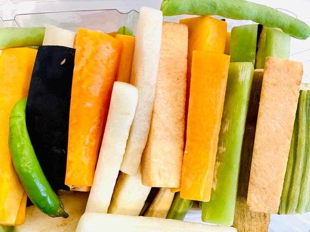 FreshtoHome | Vegetable Cuts Avial Mix | Pack of 350g (UAE)