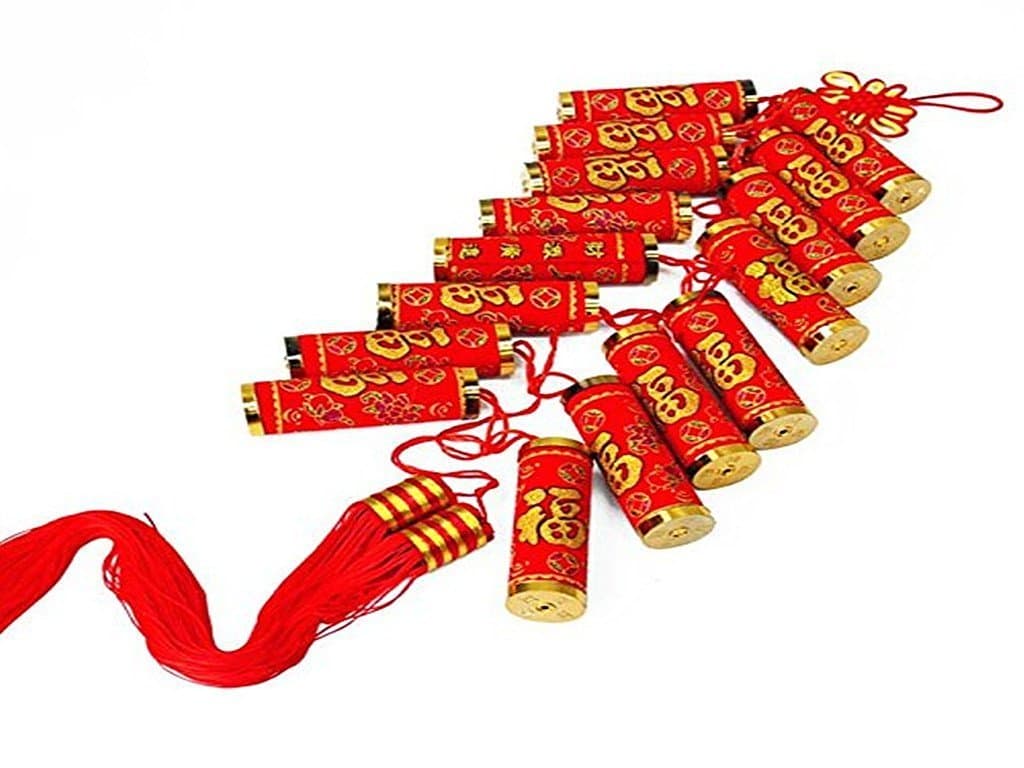 Chinese Traditional Ornamental Knot with Decorative Firecracker Tassel Red, Home and Holiday Decorations