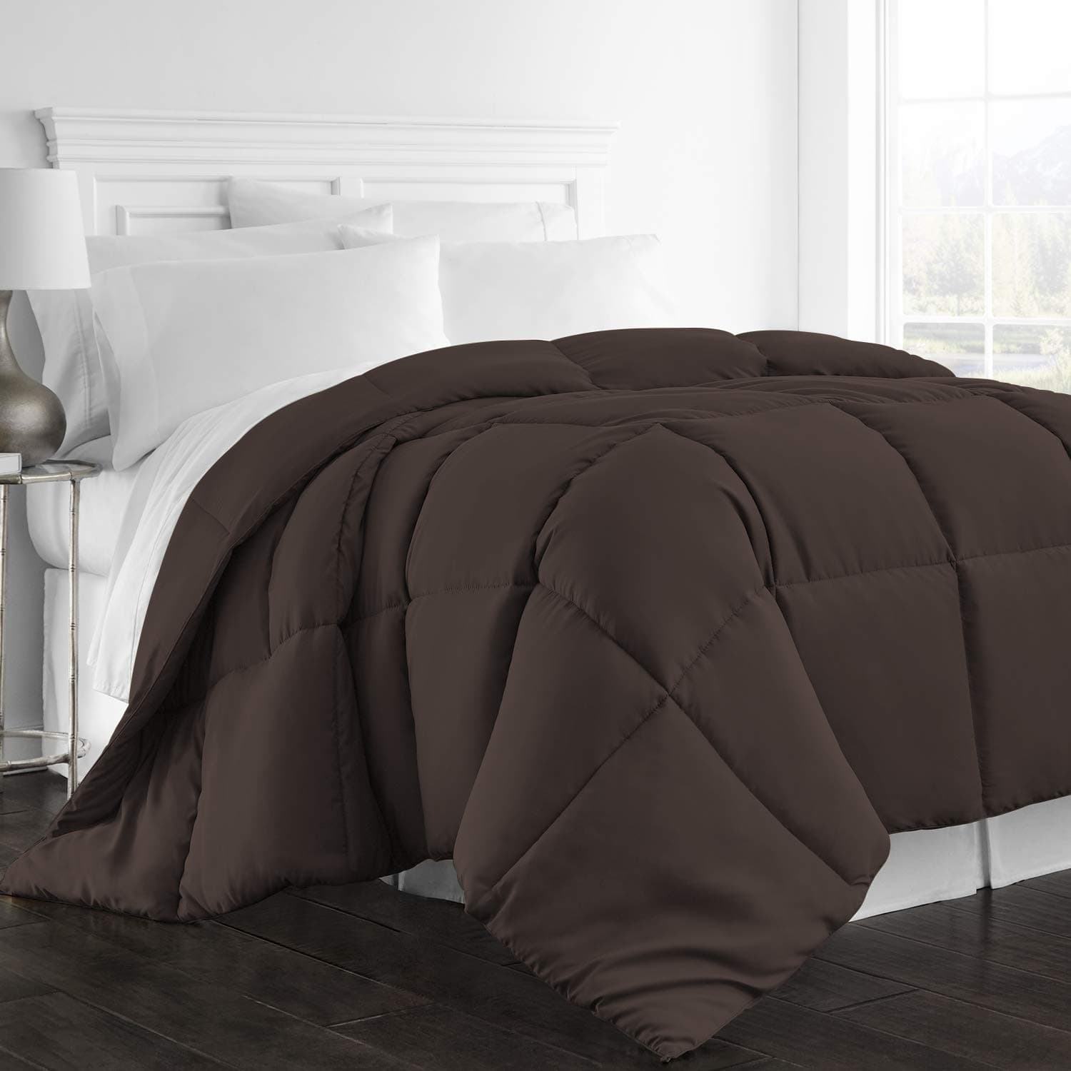 Beckham Hotel Collection 1300 Series - All Season - Luxury Goose Down Alternative Comforter - Hypoallergenic - Full/Queen - Chocolate