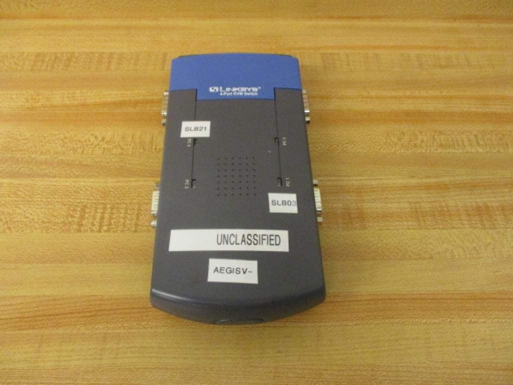 Linksys PROCONNECT 4PT Compact PS2 KVM SWCH