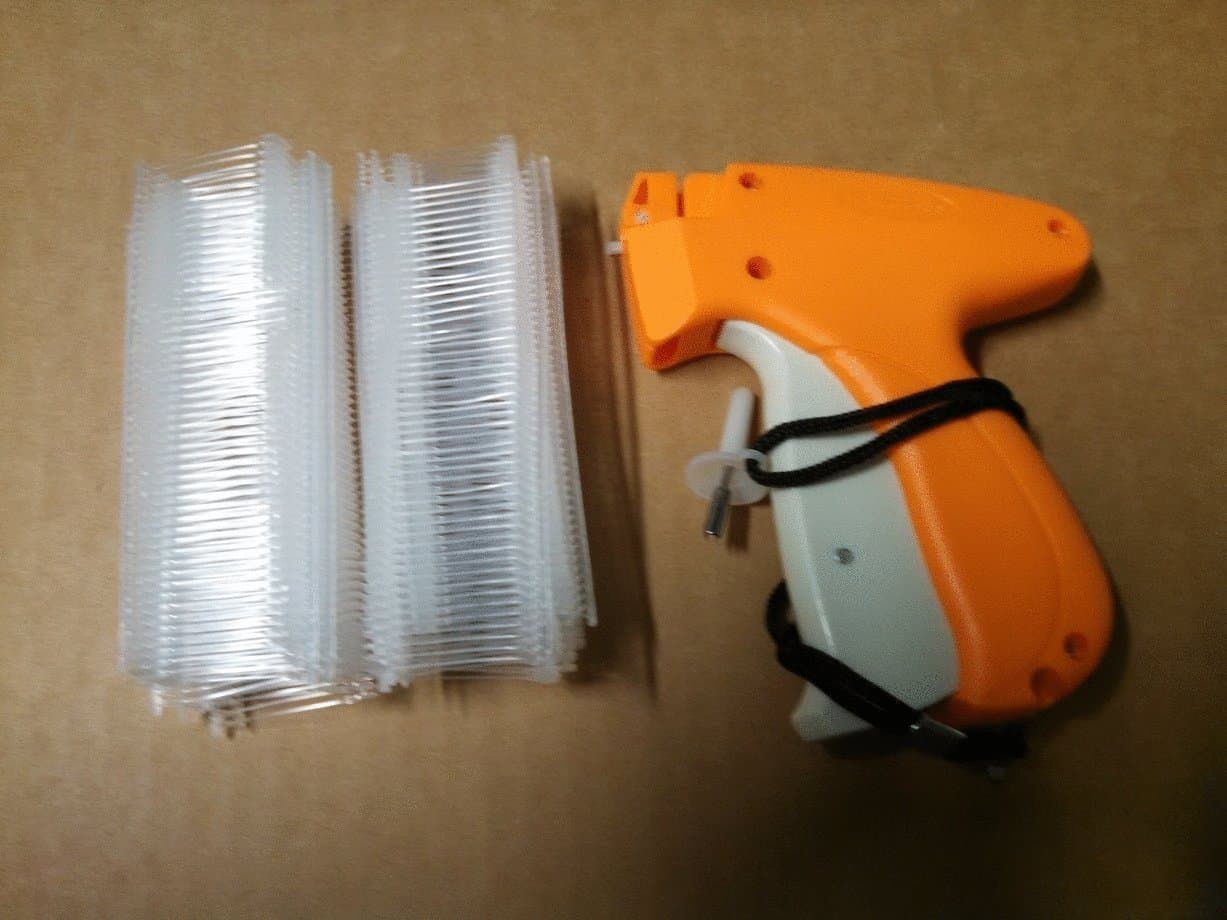 Tagging Gun Pricetag Gun Tag Gun with 500 one inch barbs fastners