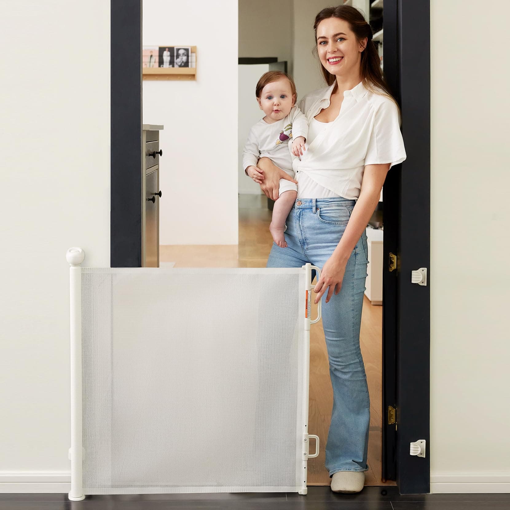 MomcozyBaby Gate, Auto Lock Retractable Baby Gate or Dog Gate, 【Auto Lock】33” Tall, Extends to 55” Wide, Mesh Safety Baby Gate for Stairs, Indoor, Outdoor, Doorways, Hallways