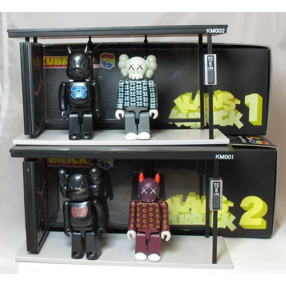 Medicom Toys Kaws Kubrick KMPACK Bus Stops & 2 Figures - Set 1 & Set 2