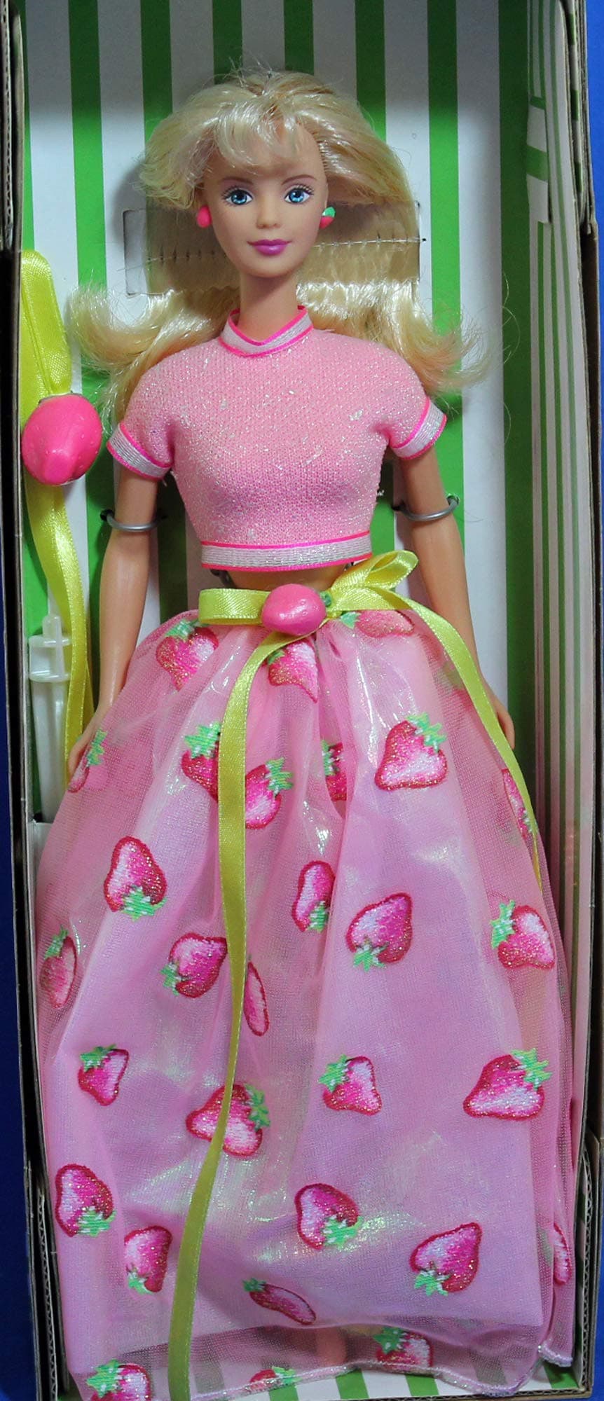 Barbie Avon Exclusive Special Edition Strawberry Sorbet , 199