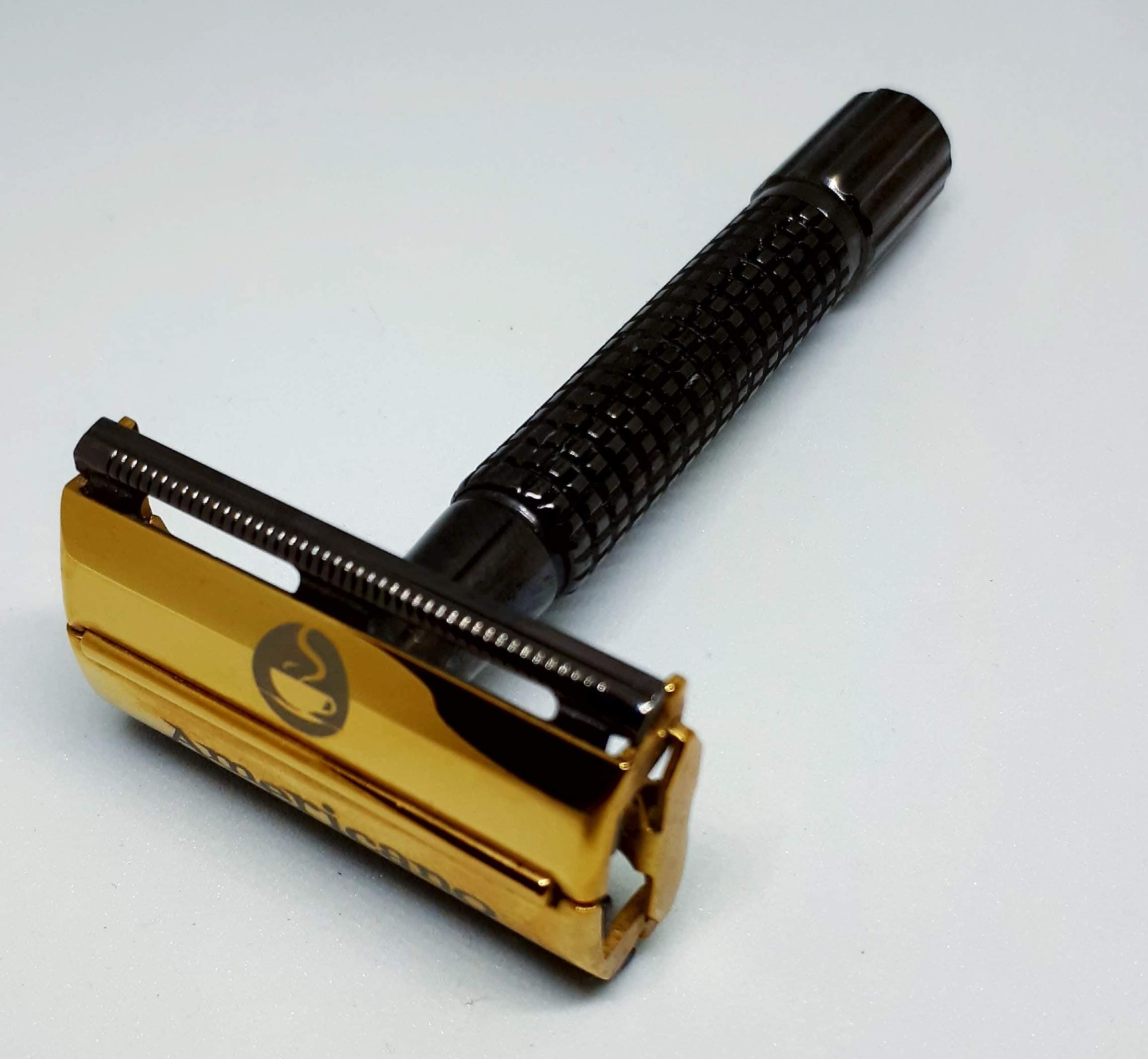 Americano Double Edge Butterfly (TTO) Safety Razor Kit - Comes With a Stand, Solid Brass, Superior Quality - Easy To Handle, Mild Safety Razor Blades Provides Safe & Smooth Shave For Men.