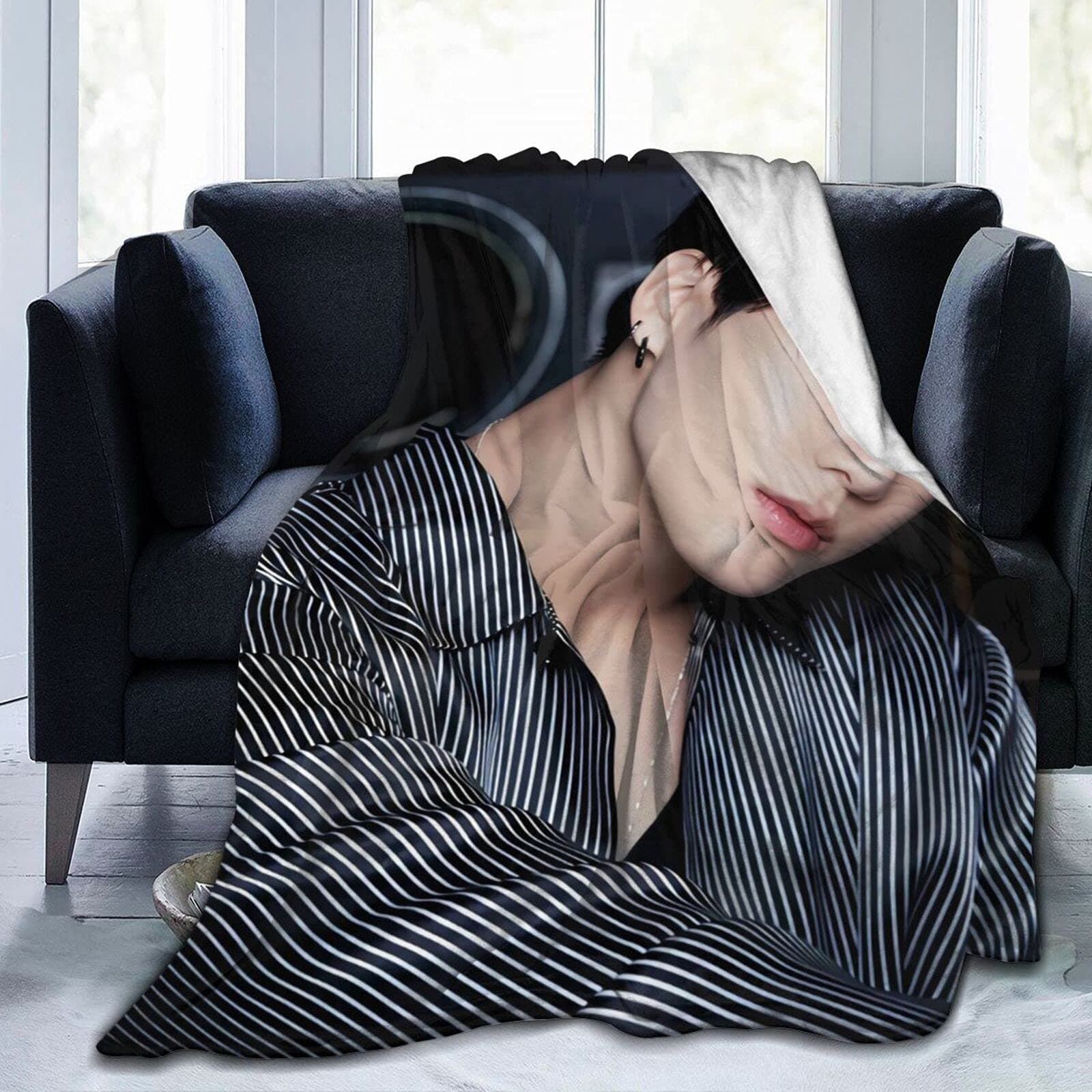 Jungkook Jeon Jung Kook Soft and Comfortable Warm Fleece Blanket for Sofa,Office Bed car Camp Couch Cozy Plush Throw Blankets Beach Blankets ? (Black, 50"x40")