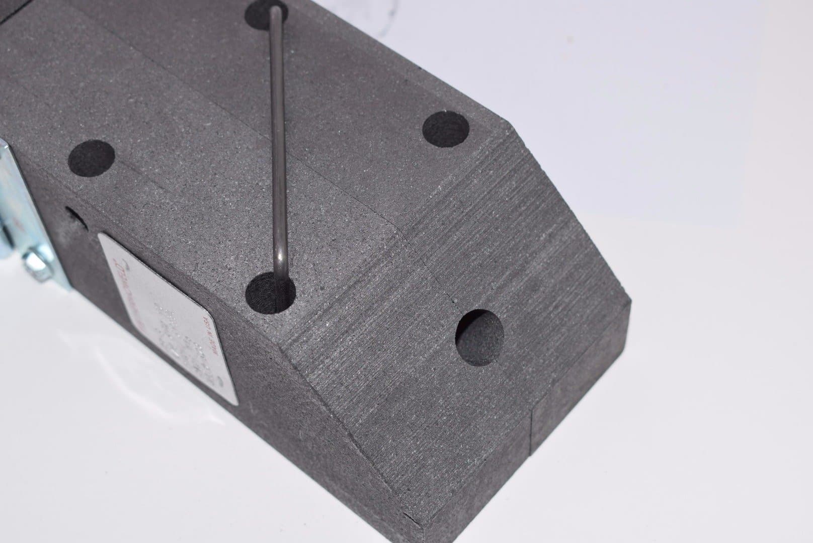 Burndy M-593 Mold, 4/0 Strnded Angular Drop Wire End to Vert Steel Surface