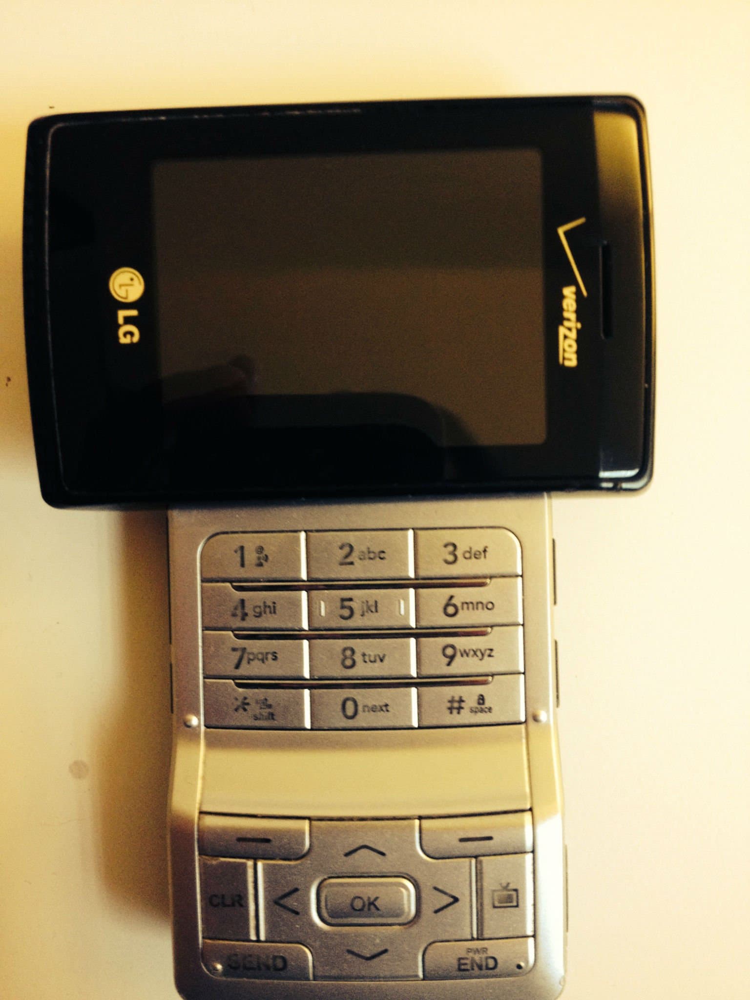 Verizon or PagePlus LG VX9400 Live TV VCast Bluetooth Camera 3G MP3 Cell Phone