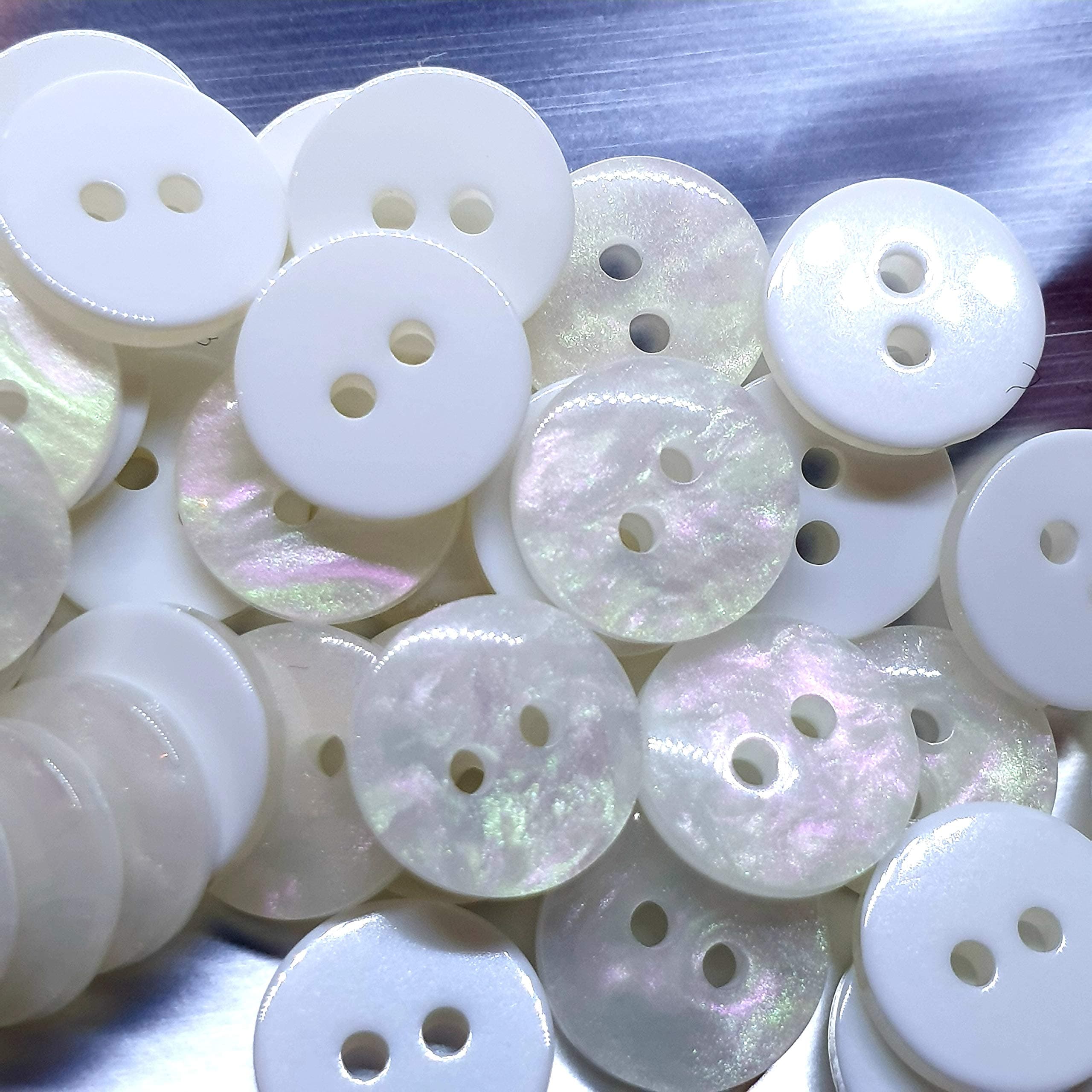60pcs 10mm Cream White Pearlescent Galaxy Effect 2 Holes Small Round Resin Sewing Buttons Needlework Craft Embellishments
