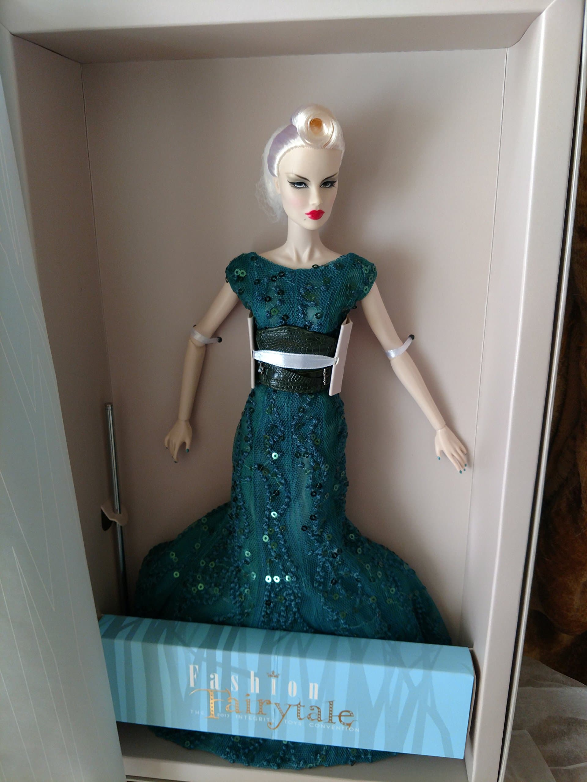 Integrity Toys Sea-Devil Veronique Perrin Dressed 12" Doll