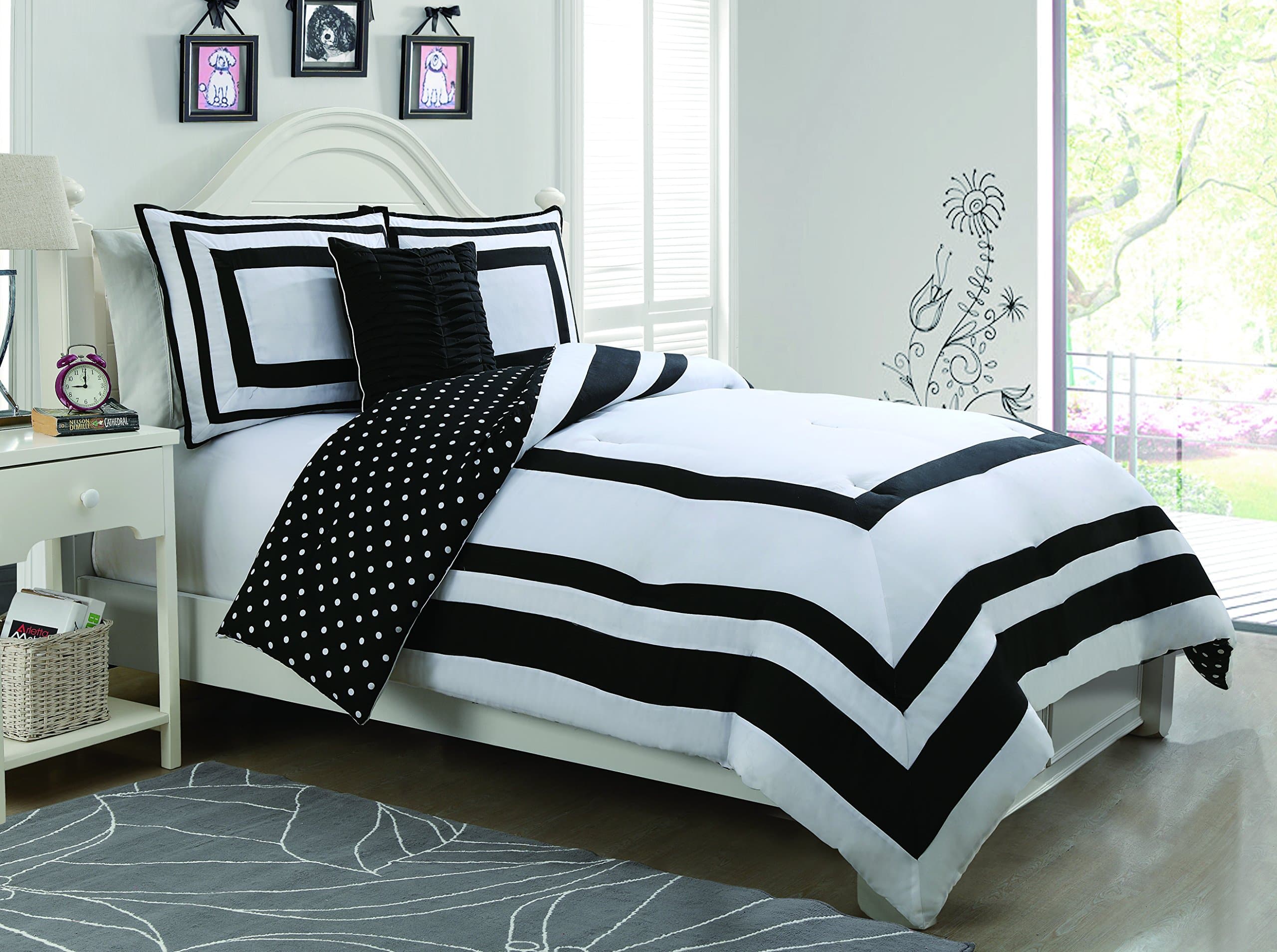 Geneva Home Fashion 4-Piece Hotel Juvenile Reversible Polka Dot Comforter Set, Full, Black
