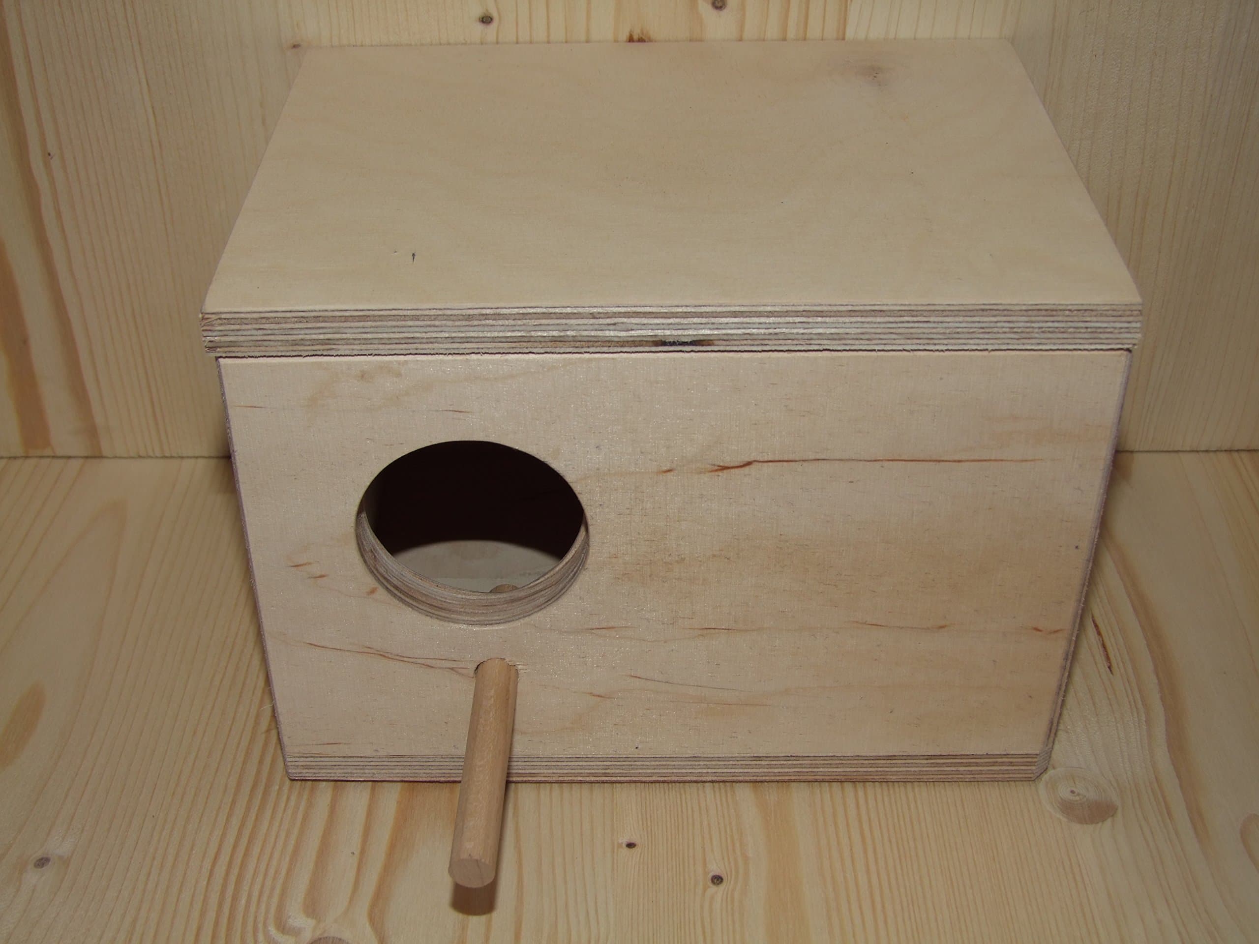 The Wood Man 76: Bird House for canaries, budgies, zebra finches and many more birds. Great Value.