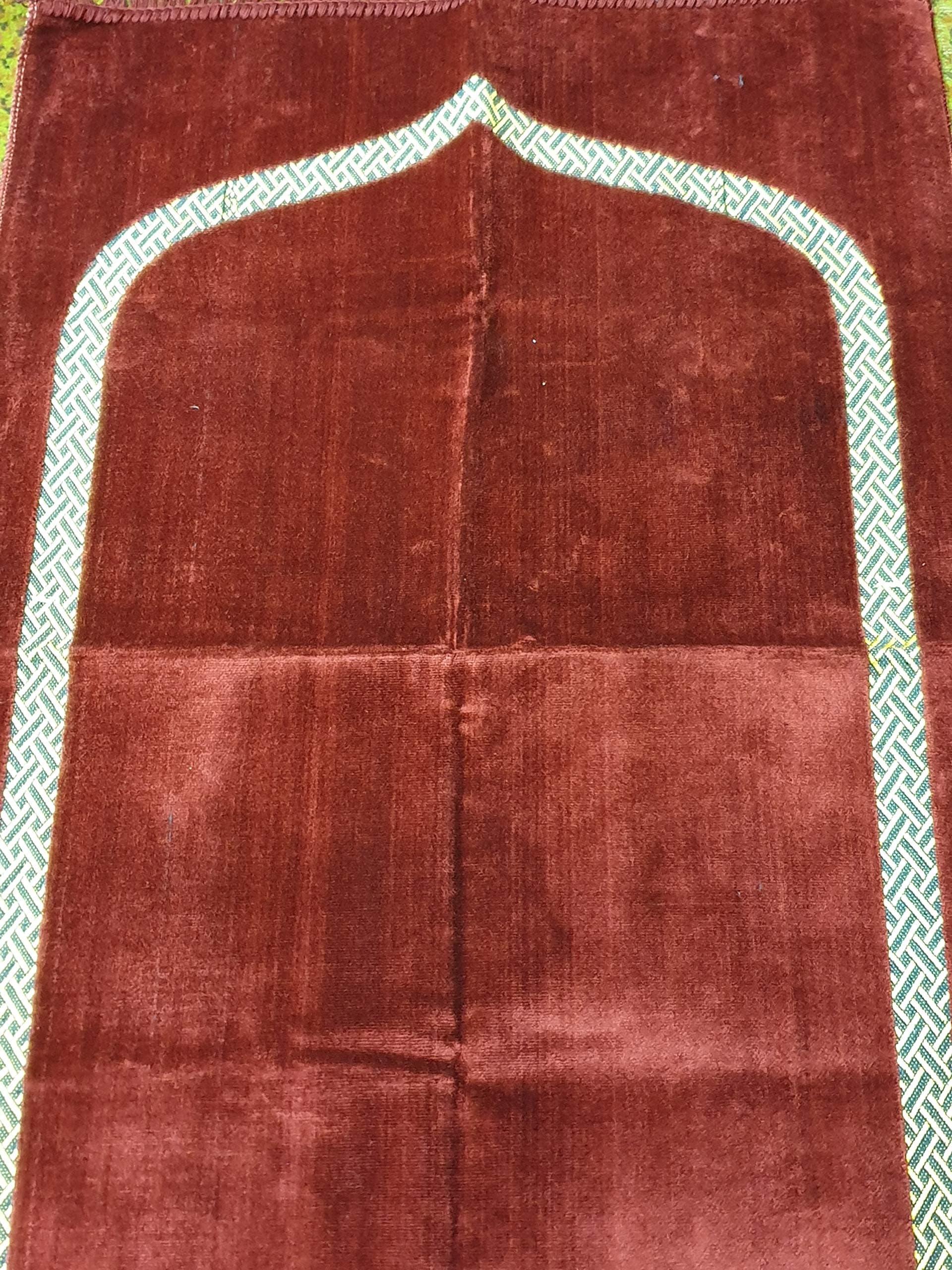 Magenta Plain Prayer Mat with Gold Pattern Border