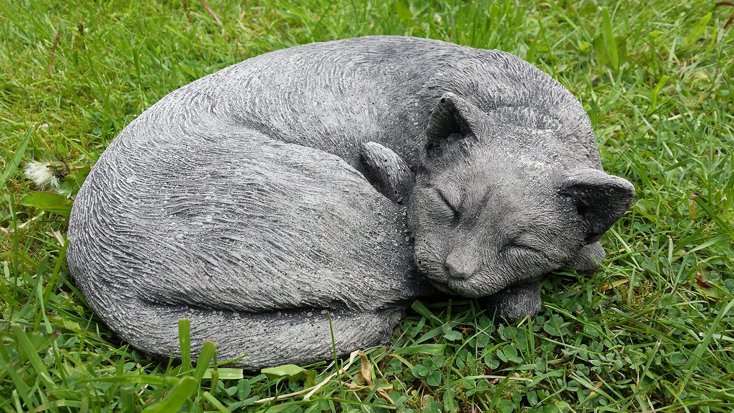 ONEFOLD - SLEEPING CURLED UP CAT - DETAILED CAST STONE GARDEN ORNAMENT/SCULPTURE