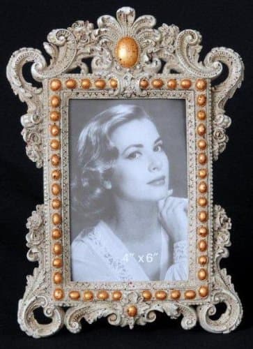 Stewart Ross Creations Antique Style Photoframe in a Cream and Gold Design