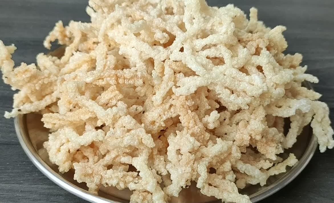 Desi Chatkare Rice Kachari | Chawal Kachri | Salted Rice Wafer Fryum | Rice Finger Papad | Sun Dried Rice Kurdai | Chaval Charauri, Tilori, Danori (400 Gm)