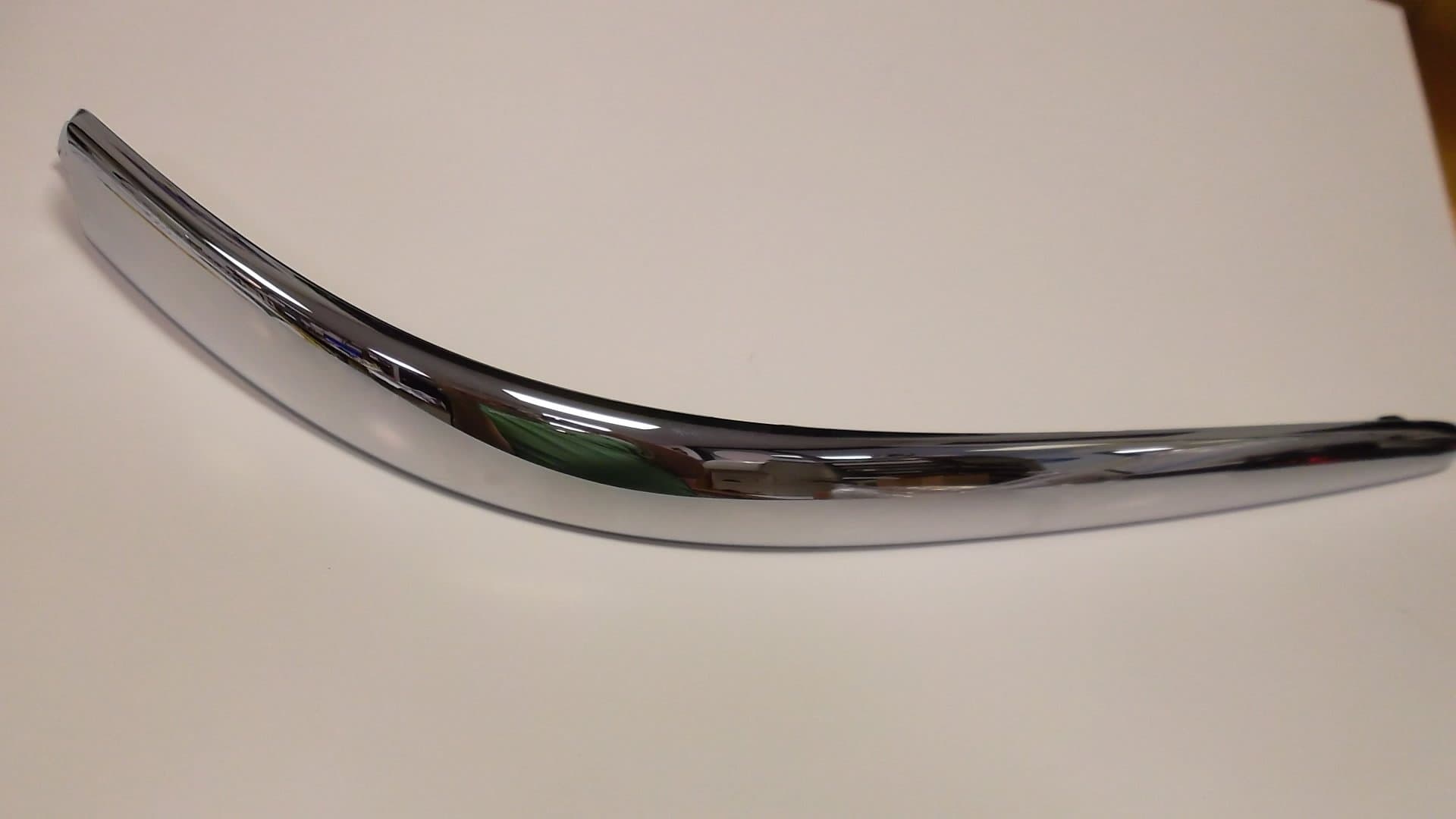 Jaguar Right Front Bumper Blade