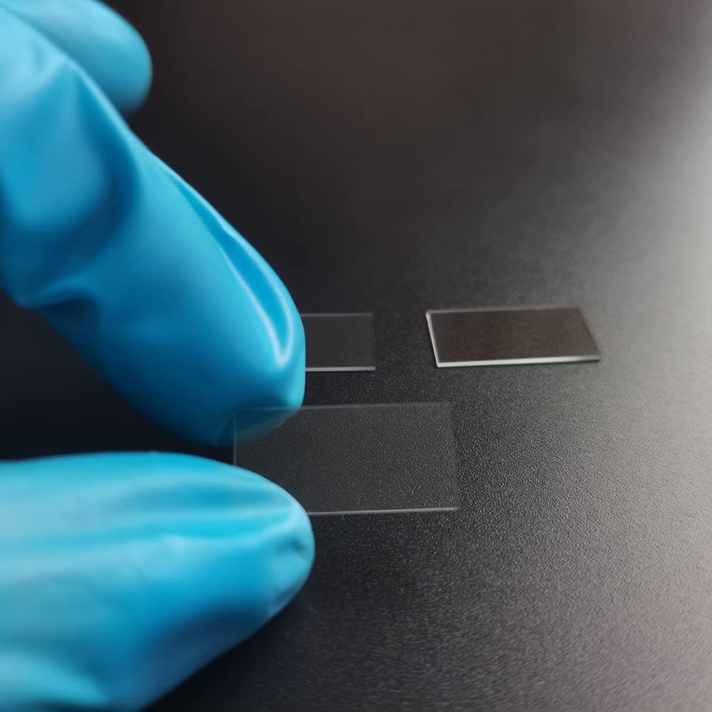 ITO Coated Conductive Glass 10mm×20mm Transparent Indium Tin Oxide Coating Conductive Glass for Lab R&D Use Sheet Resistance: ≤15ohm/sq (120 Pieces)